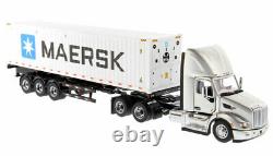Diecast Masters 71069 1/50 Scale Peterbilt 579 Day Cab Tractor