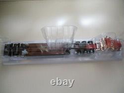 Norscot Peterbilt 389 Tri-axle Day Cab Tractor / Trail King Lowboy Trailer 1/50